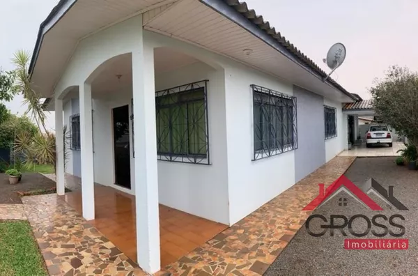 Terreno com área de 350m² contendo uma casa de alvenaria medindo 180m², localizada na cidade de Capanema Pr. 