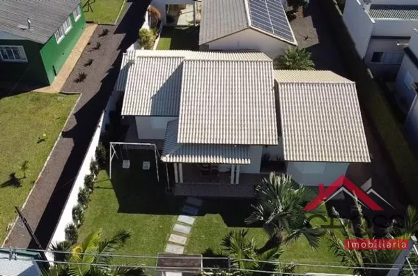 Casa em Alvenaria com área construída de 250m² , Terreno com área total de 1.000m²– Rua Padre Cirilo – Capanema.