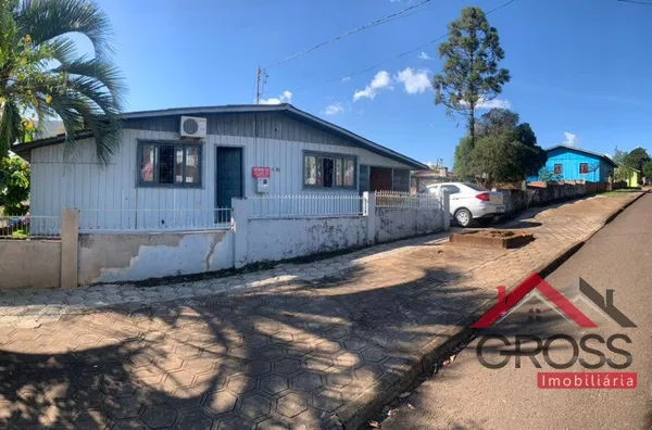 Terreno a venda localizado na Av. Governador Pedro Viriatto Parigot de Souza, com área total de 522m² podendo subdividir ficando: Um terreno de 252m² (apenas terreno); Outro terreno de 270m² (com casa). Pode ser vendido também apenas o terreno com casa.