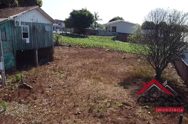 Terreno de esquina a venda medindo 525m², contendo uma casa mista de aproximadamente 70m². Localizado na Av. Rio Grande do Sul, Bairro São José Operário em Capanema Pr. - Foto 6