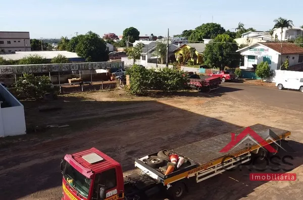 Terreno comercial a venda medindo 270,78m² (14x19,35), localizado na Avenida Brasil, Centro em Capanema Paraná. 