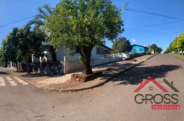 Terreno a venda localizado na Av. Governador Pedro Viriatto Parigot de Souza, com área total de 522m² podendo subdividir ficando: Um terreno de 252m² (apenas terreno); Outro terreno de 270m² (com casa). Pode ser vendido também apenas o terreno com casa.