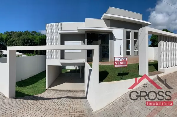 Excelente Imóvel residencial novo, todo murado, medindo 212m², com terreno de 320m².Contém 2 quartos, 1 suíte, sala, cozinha, lavanderia, garagem ampla com 2 vagas, área de festas. Localizado na Rua Otávio Kischner em Capanema Pr.