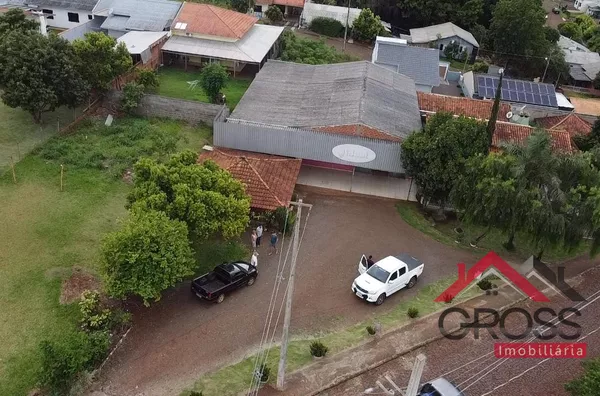  Mercado a venda contendo as seguintes especificações: 460m²; Terreno de aproximadamente 650m²;  Localizado no Bairro São José Operário, em Capanema Pr.     