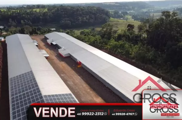 Área rural com grande potencial de renda, contando com área agrícola e avícola. Barracão e residência em alvenaria. Próximo a cidade de Capanema Pr. 
