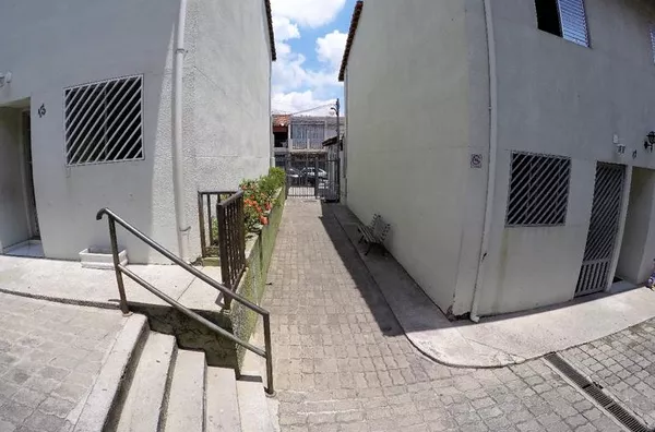 Ref: 7046V - Sobrado em condominio fechado para venda