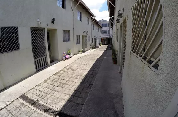 Ref: 7046V - Sobrado em condominio fechado para venda