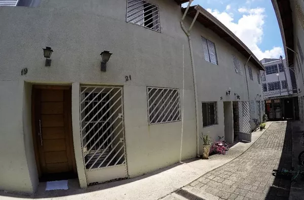 Ref: 7046V - Sobrado em condominio fechado para venda