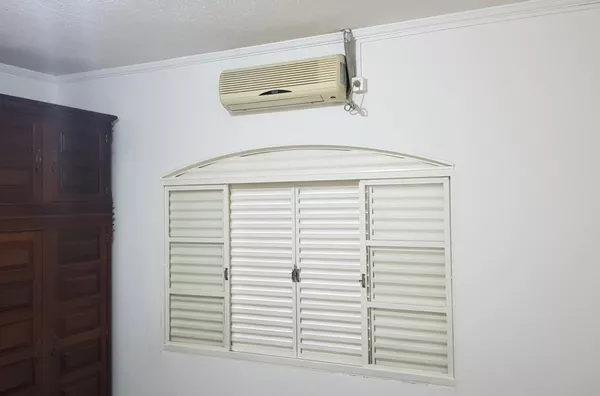 REF: 7080V - CASA TERREA PARA VENDA