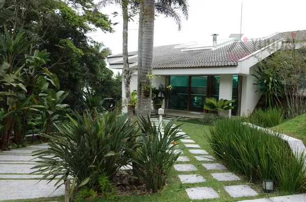 Casa à VENDA, 6 suíte(s), Balneario Praia do Perequê, Guarujá