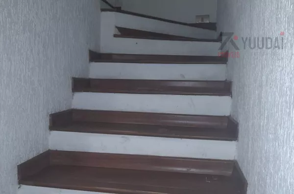 ESCADA ACESSO DORMITÓRIOS