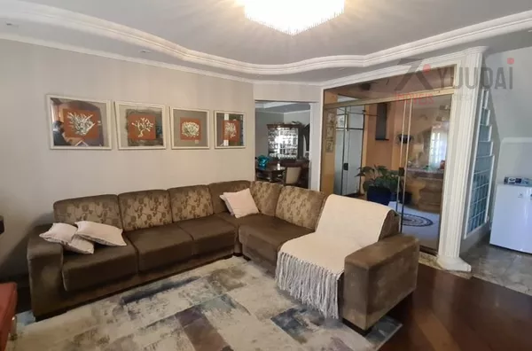 Sobrado à VENDA, 8 quarto(s), Vila Santa Isabel, São Paulo