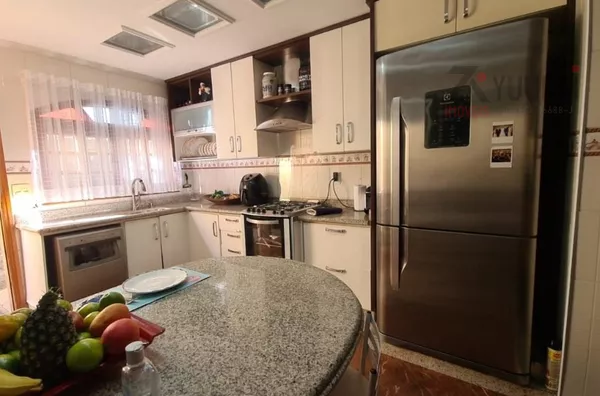 Sobrado à VENDA, 8 quarto(s), Vila Santa Isabel, São Paulo