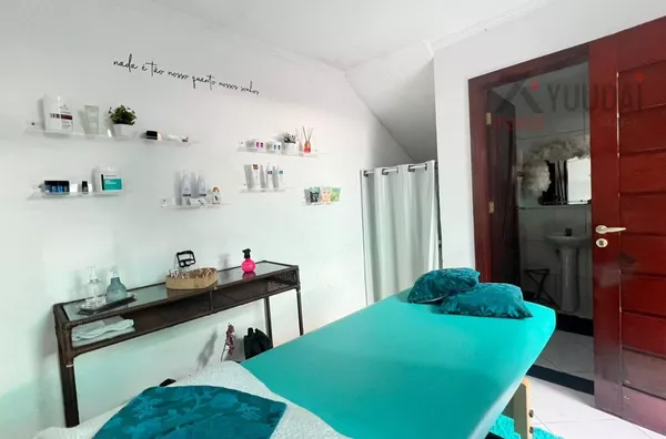 Edícula (quarto com banheiro)