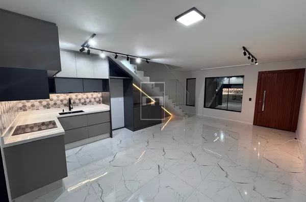 Casa geminada a venda no bairro Bom Retiro, Joinville