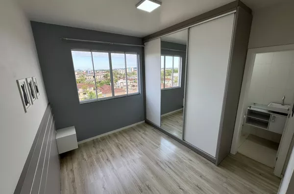 Suíte semi-mobiliada