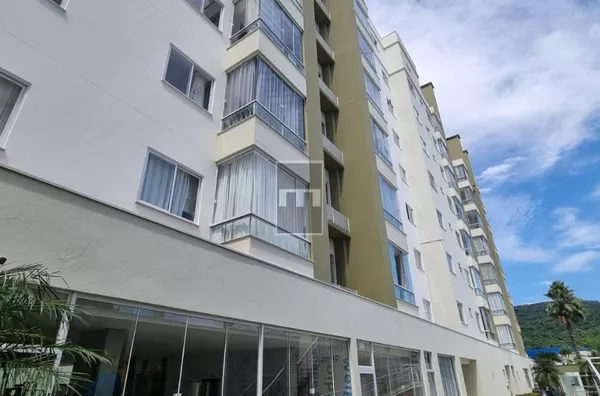 Apartamento de 02 dormitórios com súite para locação no bairro saguaçu