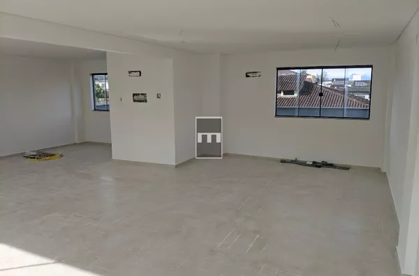 Sala Comercial para Escritório de 71,21 no Bairro iririú