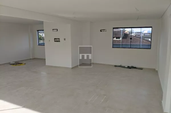Sala Comercial para Escritório de 71,21 no Bairro iririú