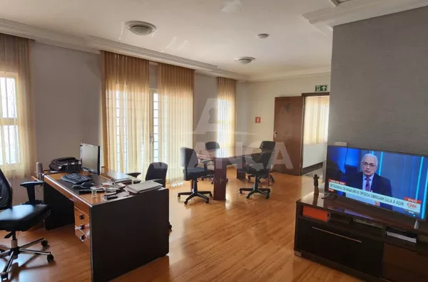 Casa para venda, 4 quartos,  Saraiva, Uberlândia