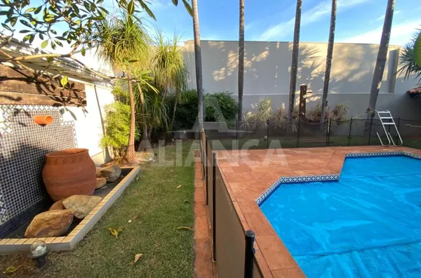 Casa para venda, 4 quarto(s),  Jardim Karaíba, Uberlândia