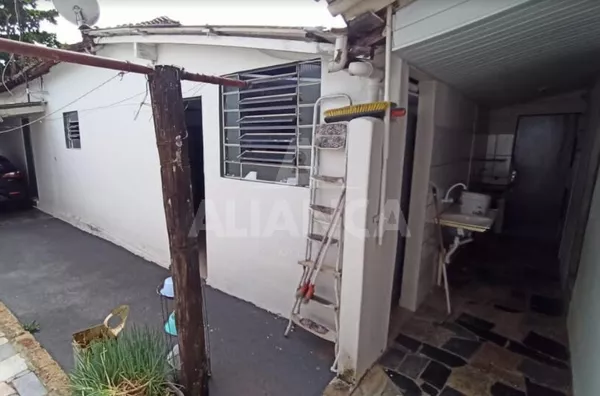 Casa no Martins, Pousada e 04 kitnets.