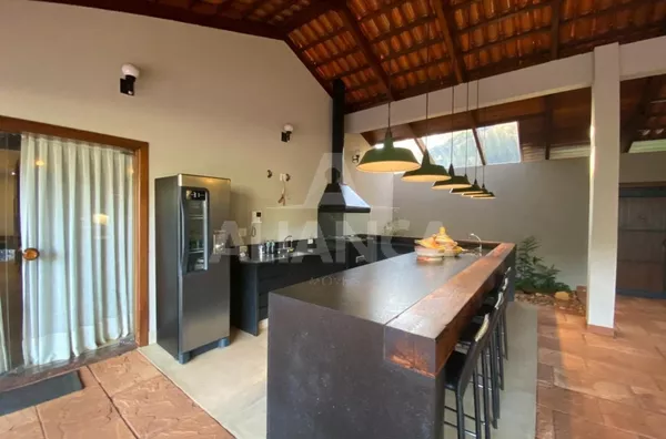 Casa para venda, 4 quarto(s),  Jardim Karaíba, Uberlândia