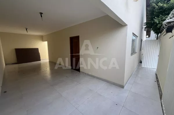 Casa para venda, 3 quarto(s),  Segismundo Pereira, Uberlândia