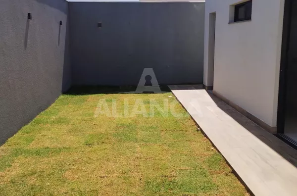 Casa para venda, 3 quarto(s),  Novo Mundo, Uberlândia