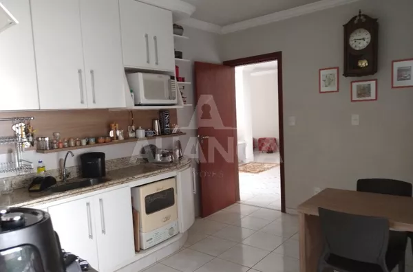 Sobrado para venda 4 quartos suítes jardim das acácias uberlândia