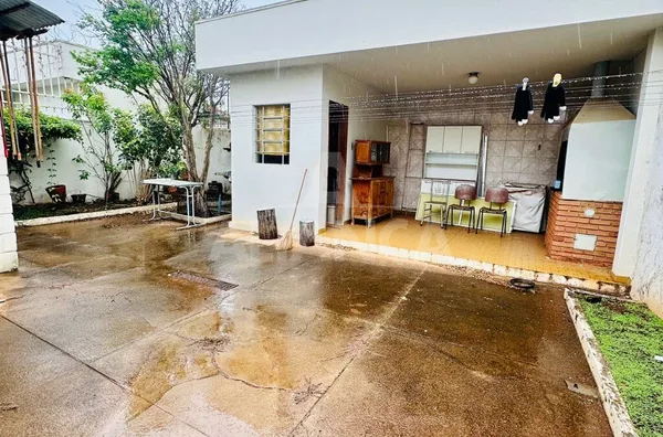 Casa para venda, 5 quarto(s),  Brasil, Uberlândia