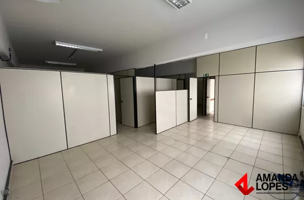 Loja 130m² c/ 2 banheiros em São Mateus