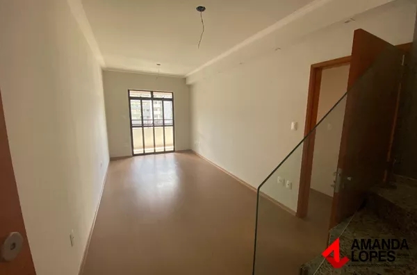 Cobertura Duplex 3 Qtos. c/ Suíte e 2 vagas no Centro
