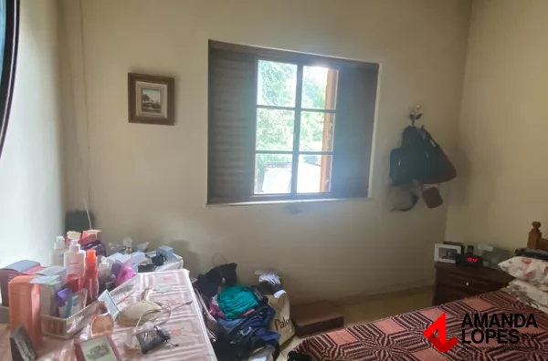 Casa 3 Qtos. c/ Terreno 240m² - Centro 