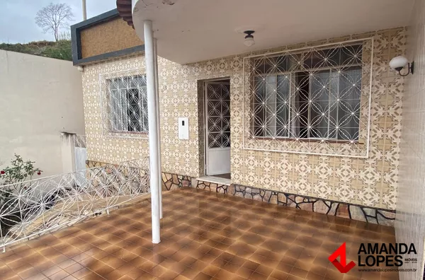 Casa 3 Qtos. 1 Vaga - Santos Anjos 