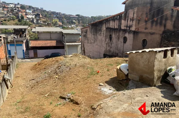 Lote 10 x 30 no Bairro de Lourdes 