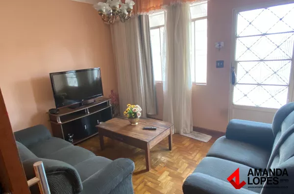 Casa 3 Qtos. 1 Vaga - Santos Anjos 