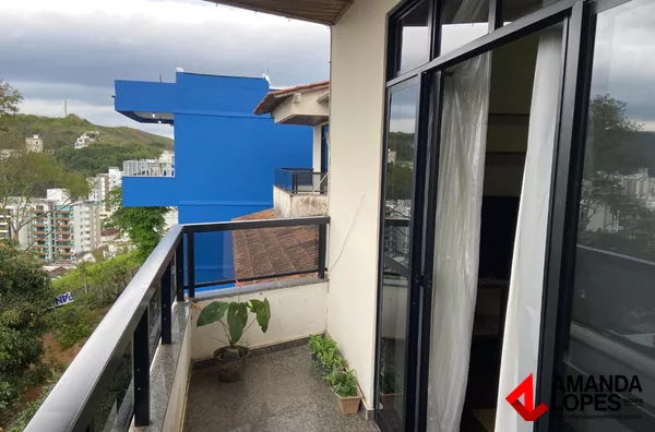 Casa 4 Qtos. c/ 2 suítes e 6 vagas - Bom Pastor 