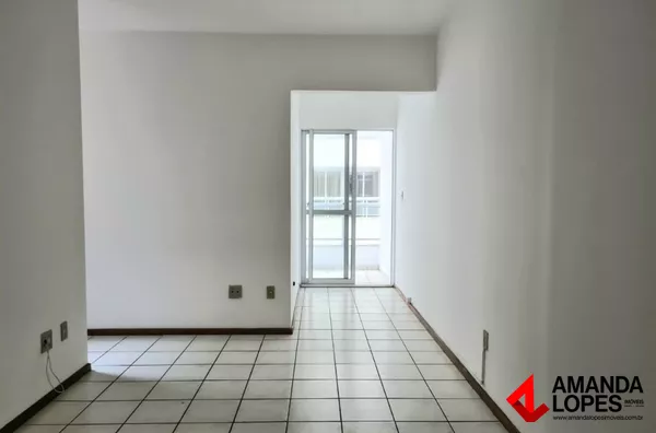 Apart. 1 qtos. c/ garagem - Centro 