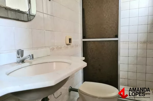 Apart. 1 qtos. c/ garagem - Centro 