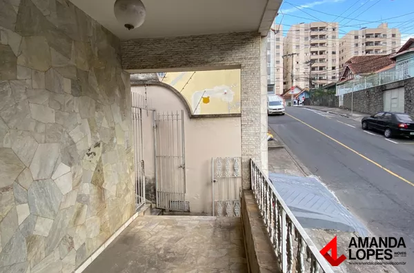 Casa 3 Qtos. c/ Suíte e 4 Vagas - Granbery 