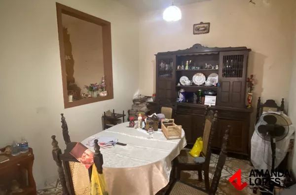 Casa 3 Qtos. c/ Terreno 240m² - Centro 