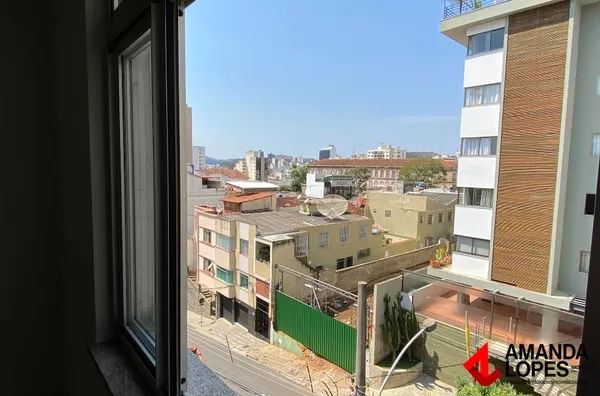 Apart. 2 qtos. no Centro 