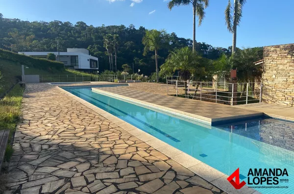 Terreno c/ 2 Platôs no Condomínio Estrada Real