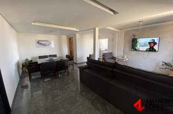 Casa Duplex 4 Qtos. c/ 2 Suítes e 2 Vagas no bairro Santa Cândida