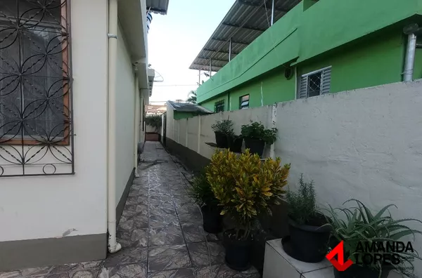 Casa 3 qtos. c/ suíte e 1 vaga e Quintal - Francisco Bernardino 