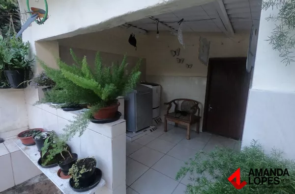 Casa 3 qtos. c/ suíte e 1 vaga e Quintal - Francisco Bernardino 