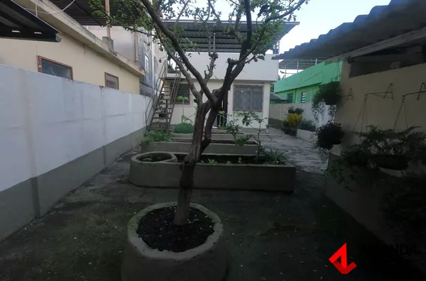 Casa 3 qtos. c/ suíte e 1 vaga e Quintal - Francisco Bernardino 