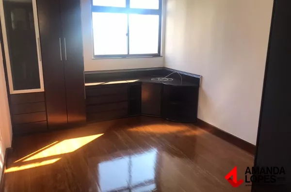 Apart. 3 qtos. c/ suíte e 2 vagas - Centro 