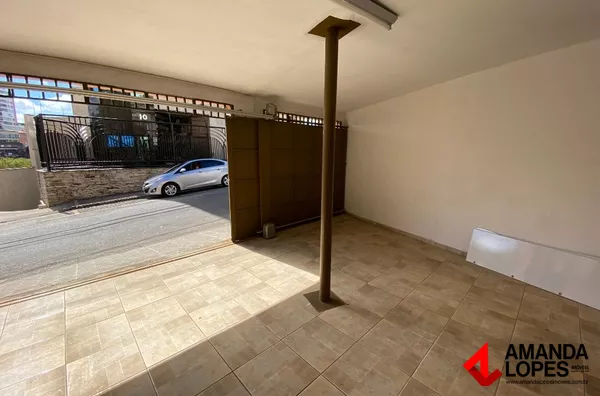 Casa 5 qtos. c/ 2 suítes e 4 vagas - Santa Helena